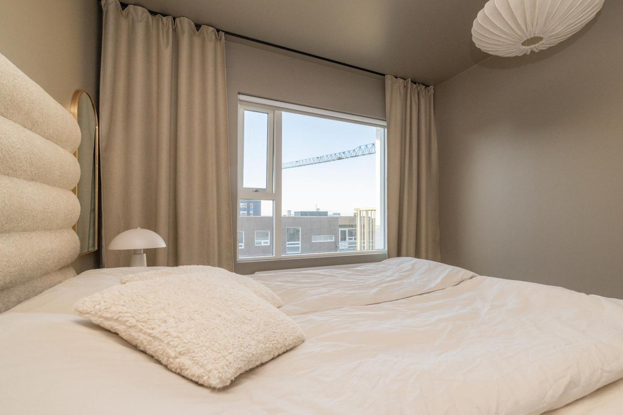 Modern Flat In Reykjavik, Ulfarsardalurアパートメント エクステリア 写真